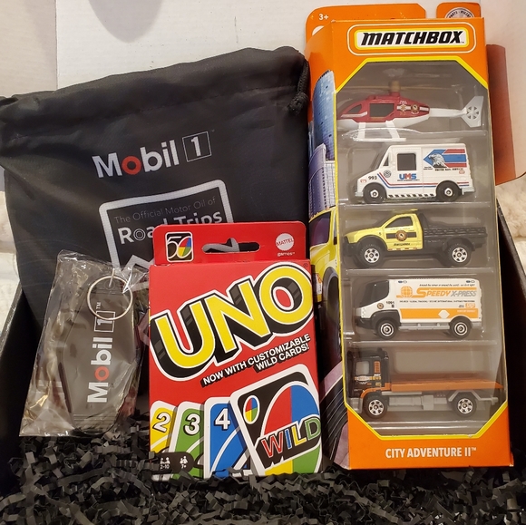 NEW Matchbox Cars & Uno Mobile One Road Trip Kit - Picture 1 of 12
